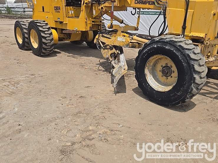 2000-champion-c80a-image-14