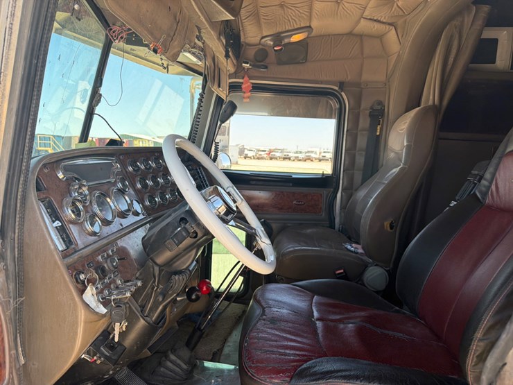 2005-peterbilt-379-image-9