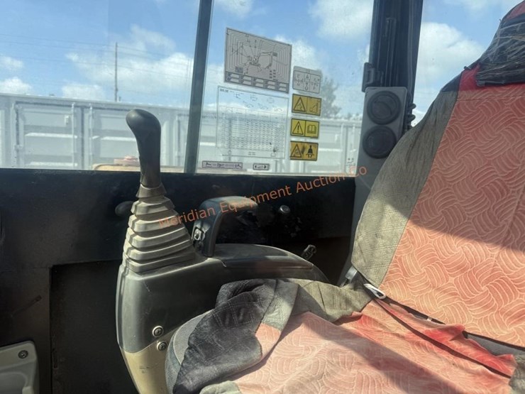 caterpillar-305e2-image-45