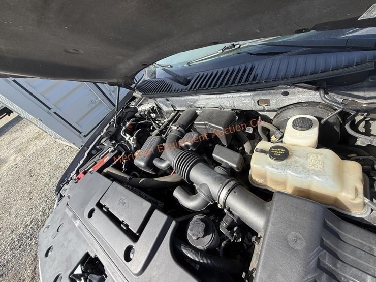 2013-ford-expedition-xlt-image-9