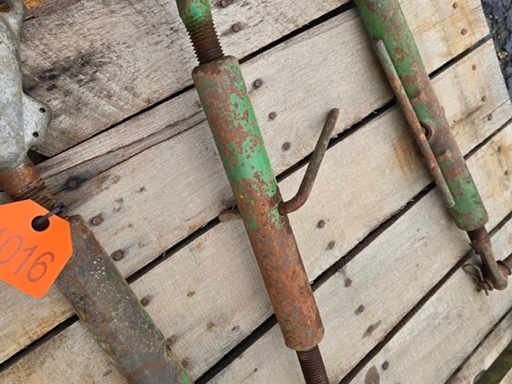 #1015-•-john-deere-top-link-image-2