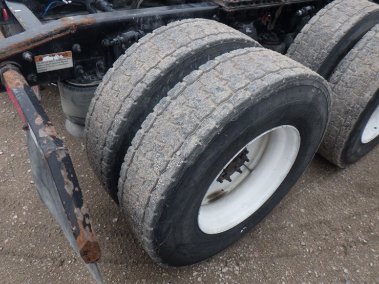 2017-freightliner-cascadia-125-image-6