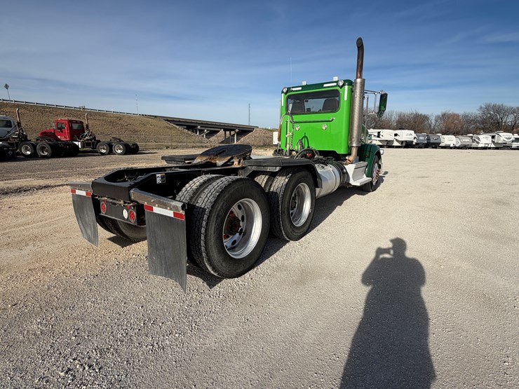 2020-peterbilt-367-image-5