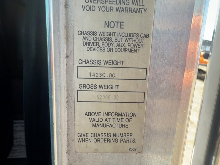 2000-kenworth-t800-image-32