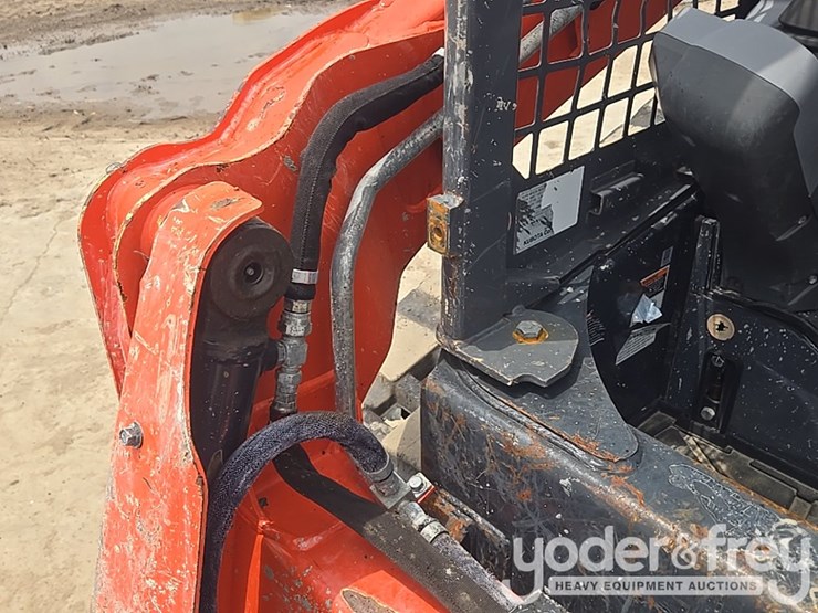 2021-kubota-svl65-2-image-34