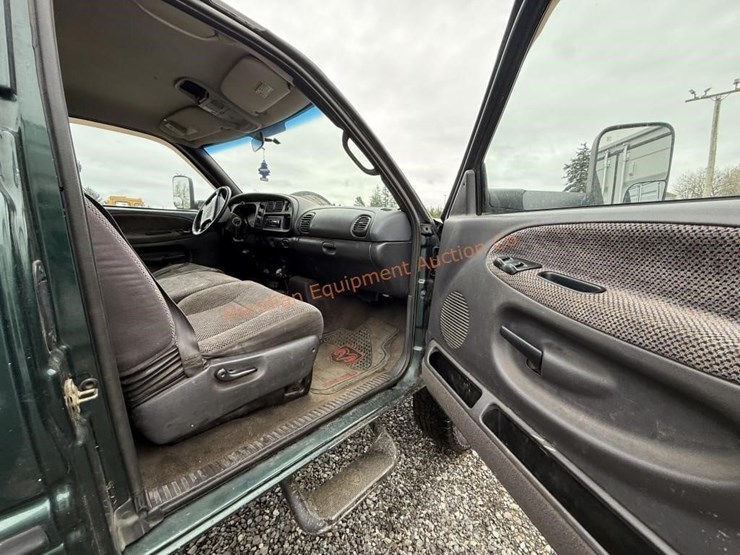 2001-dodge-ram-2500-image-24