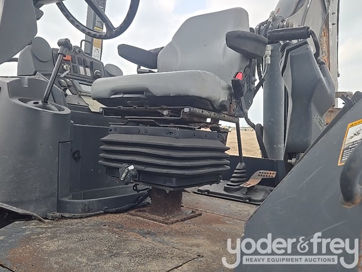 2010-deere-310sj-image-54