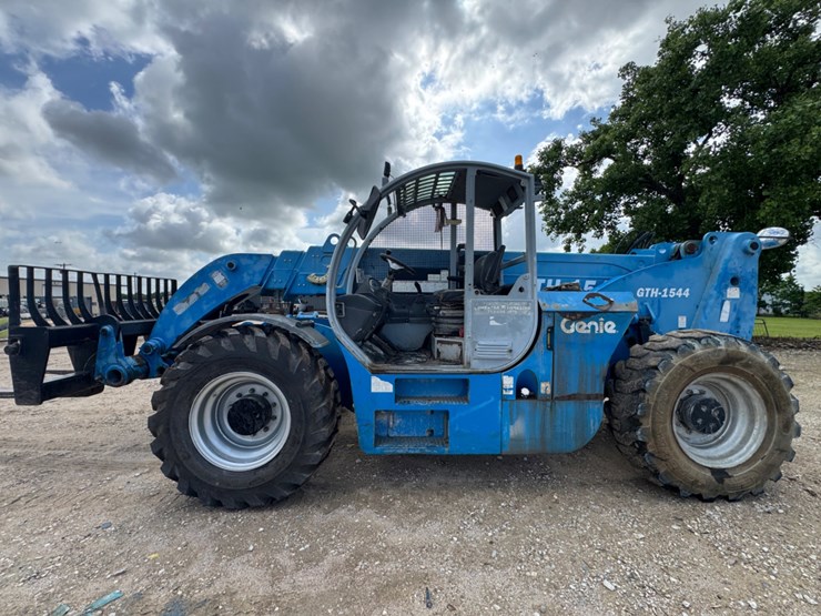 2014-genie-gth1544-image-9