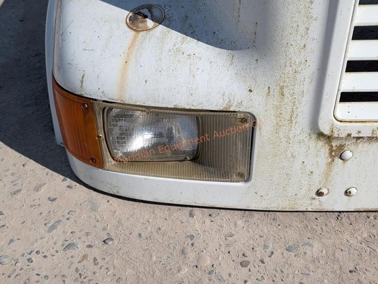 international-4700-image-10