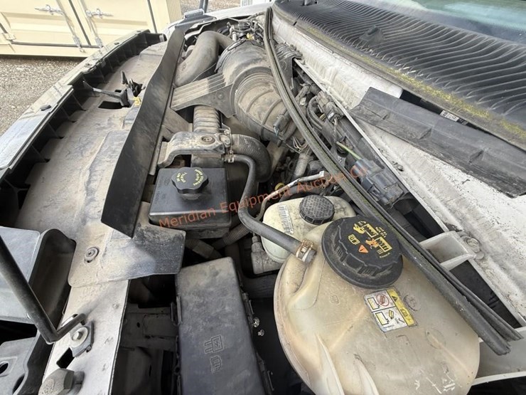 2010-ford-e450-image-13