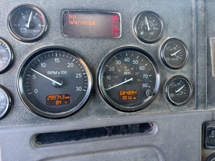 2013-peterbilt-367-image-19