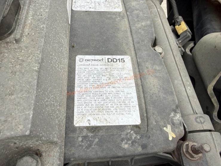 2020-freightliner-cascadia-113-image-56