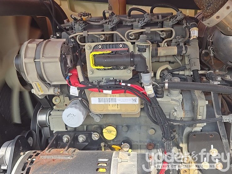 2016-jlg-800aj-image-55