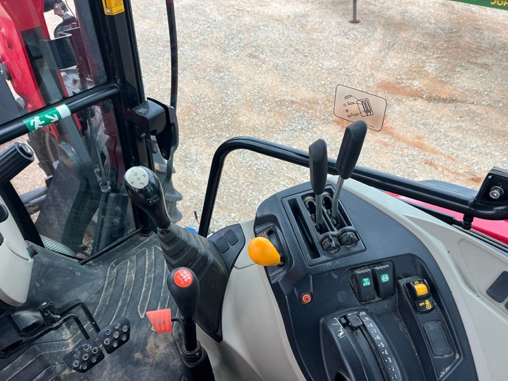 2021-massey-ferguson-4708-image-19