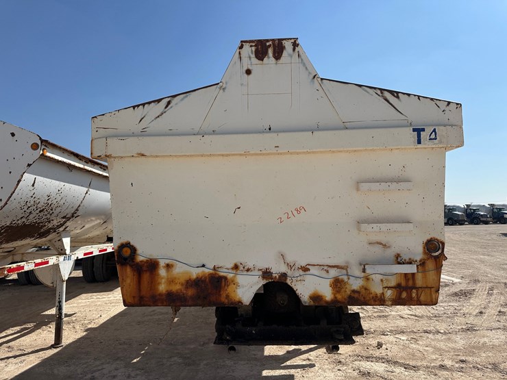 2005-unknown-trailer-image-2