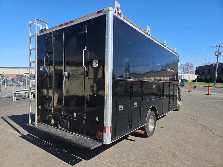 2005-ford-e450-image-5