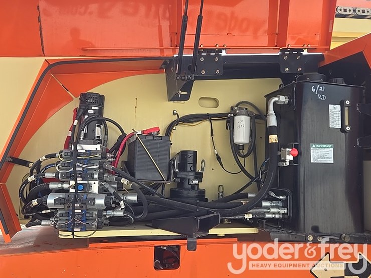 2016-jlg-800aj-image-42