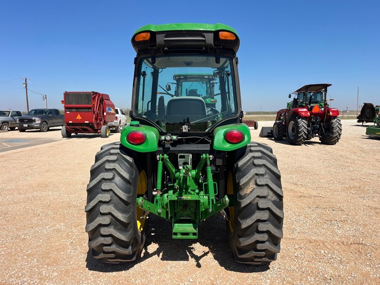 2021-john-deere-4052r-image-11