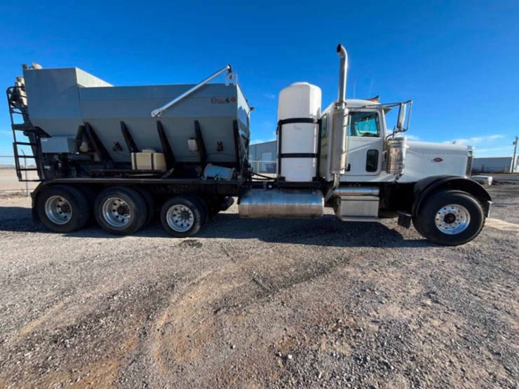 2017-peterbilt-389-image-7