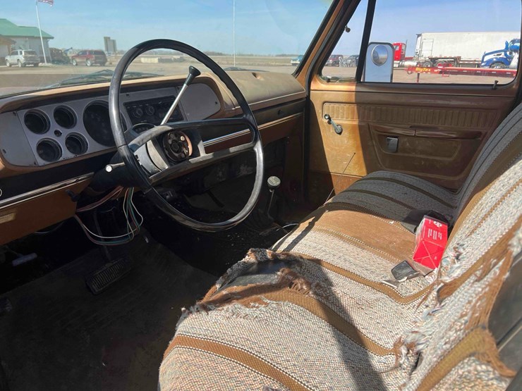 1977-dodge-power-wagon-image-9