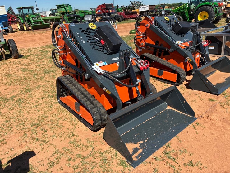 #t8626-•-wolverine-mini-skid-steer-image-2