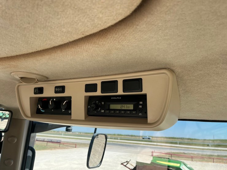 2011-john-deere-7200r-image-26