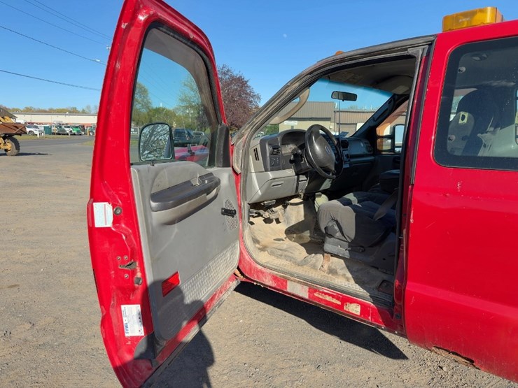 2006-ford-f550-xl-image-14