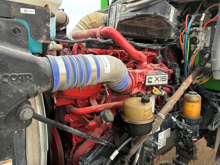 2019-peterbilt-567-image-13