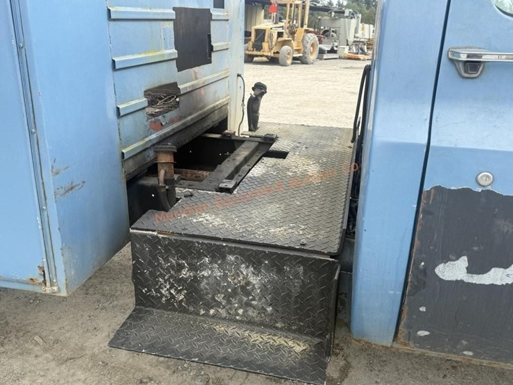 1986-chevrolet-30-image-23