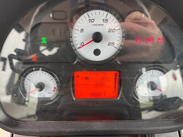 2021-massey-ferguson-4708-image-24