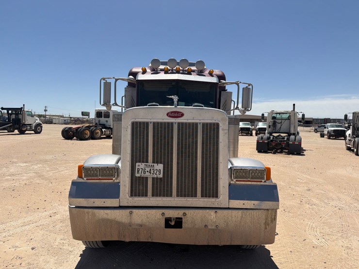2005-peterbilt-379-image-2