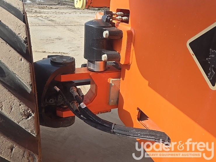2016-jlg-800aj-image-31