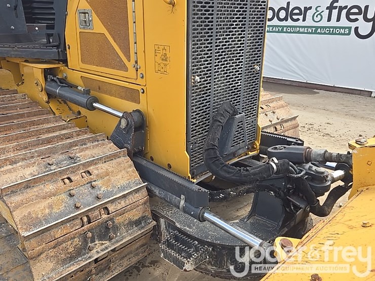 2019-deere-450k-lgp-image-24