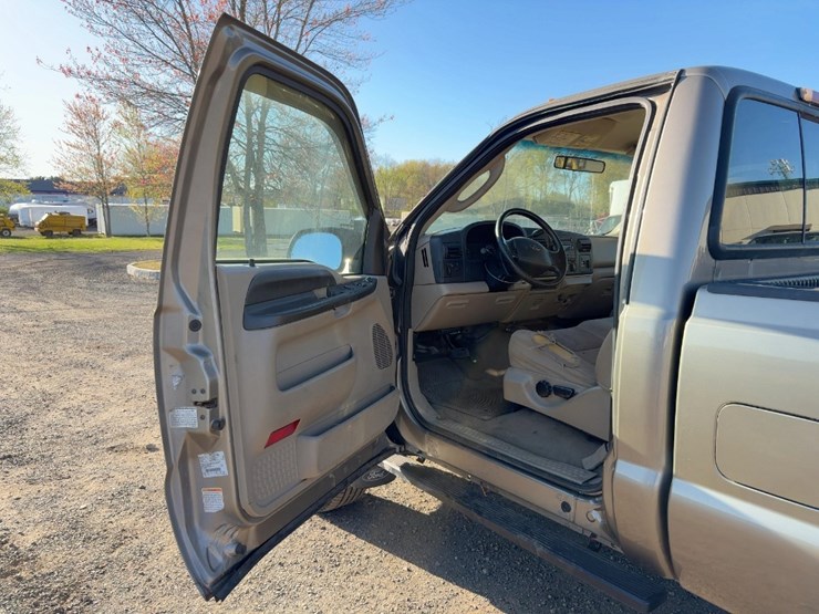 2005-ford-f350-xl-image-15