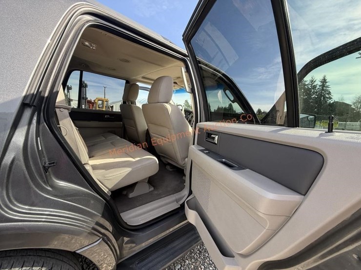 2013-ford-expedition-xlt-image-25