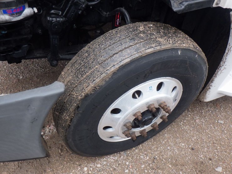 2017-freightliner-cascadia-125-image-25