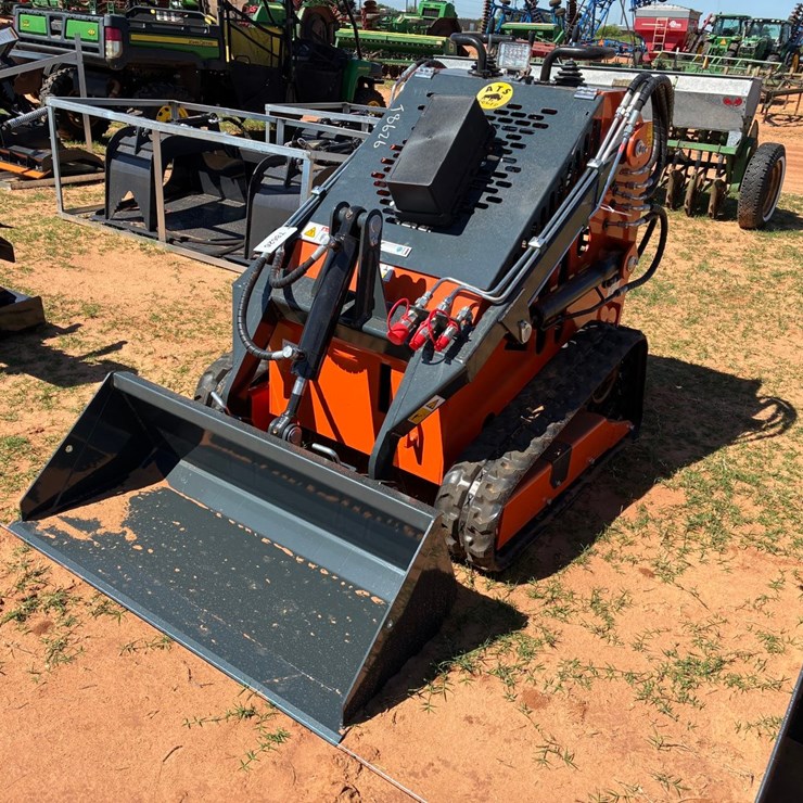 #T8626 • Wolverine Mini Skid Steer