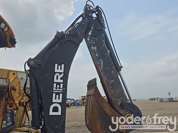 2010-deere-310sj-image-30