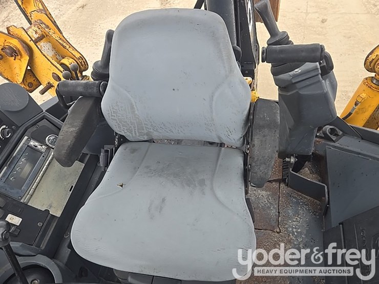 2010-deere-310sj-image-55