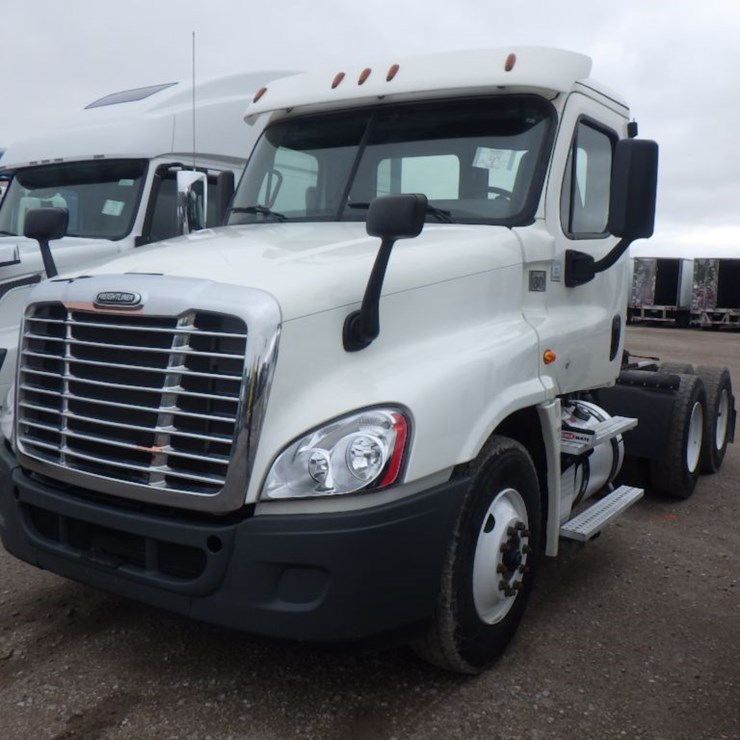 2017 FREIGHTLINER CASCADIA 125