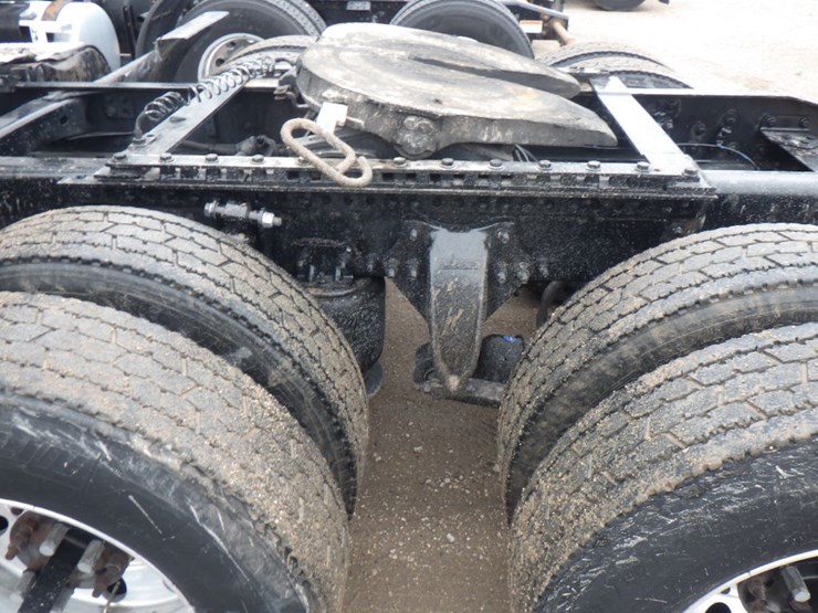 2017-freightliner-cascadia-125-image-17