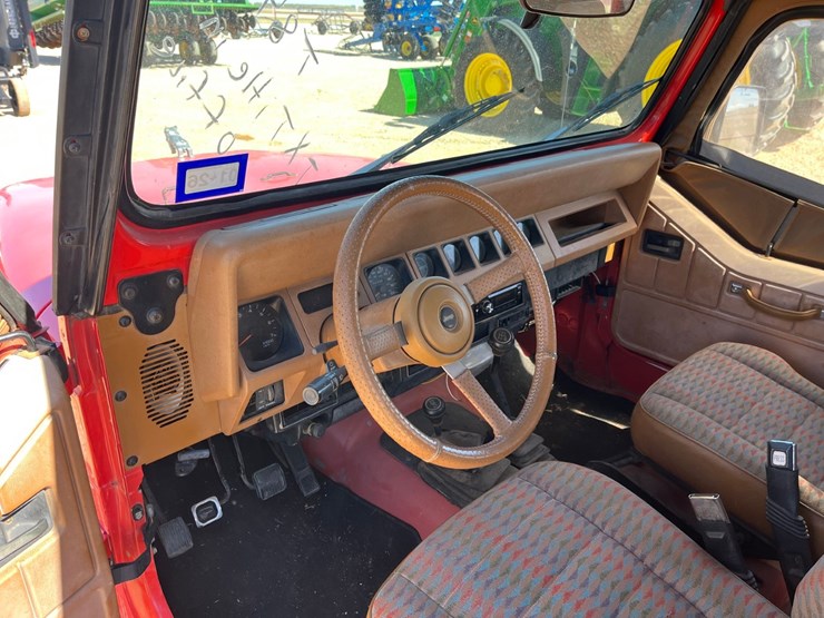 1995-jeep-wrangler-image-10