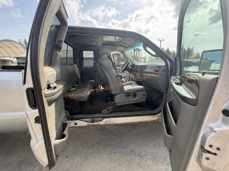 2004-ford-f450-lariat-image-32