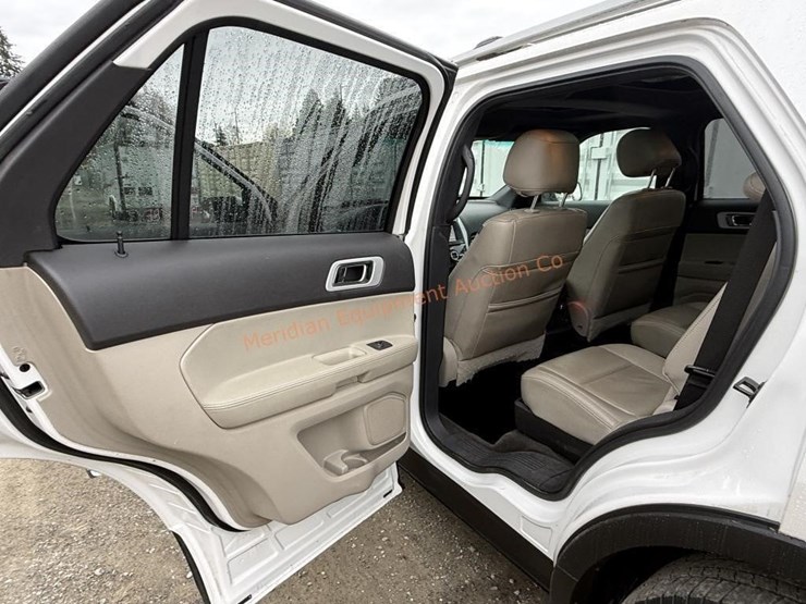 ford-explorer-limited-image-32