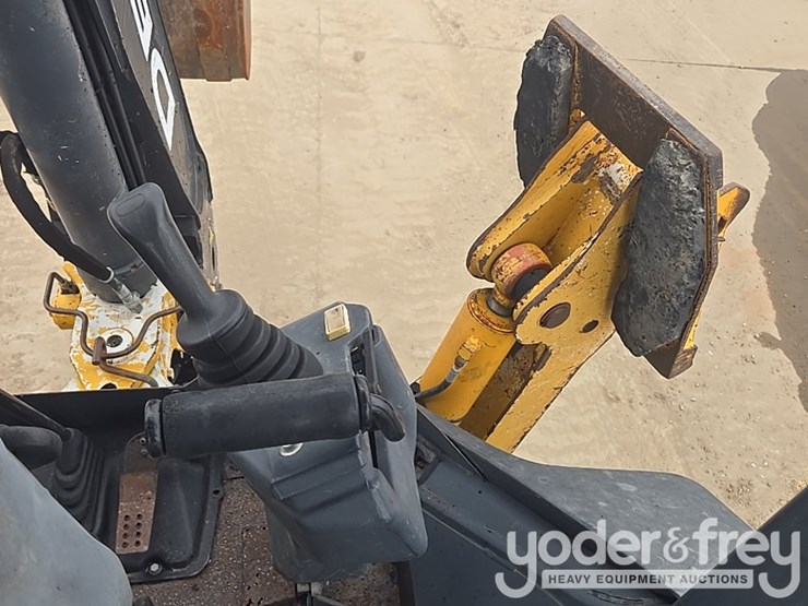 2010-deere-310sj-image-56