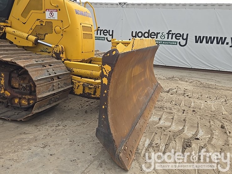 2022-komatsu-d61px-24-image-23