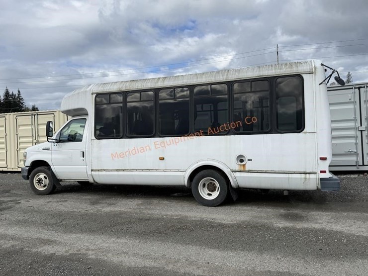 2010-ford-e450-image-3