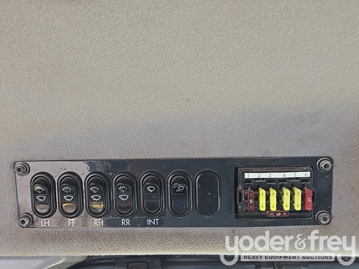 2019-komatsu-d65px-18-image-68