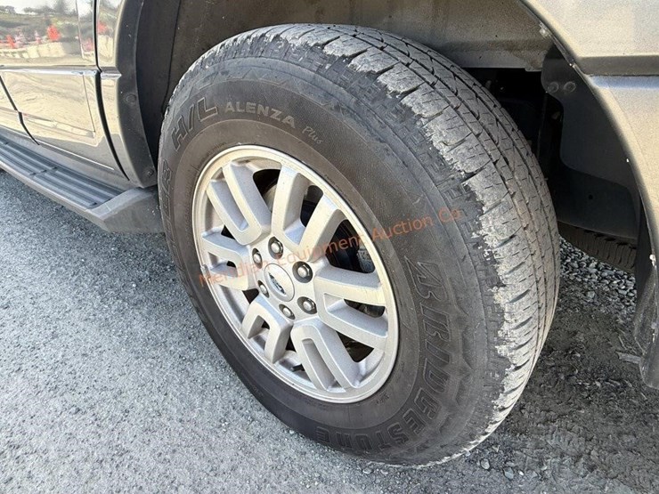 2013-ford-expedition-xlt-image-14