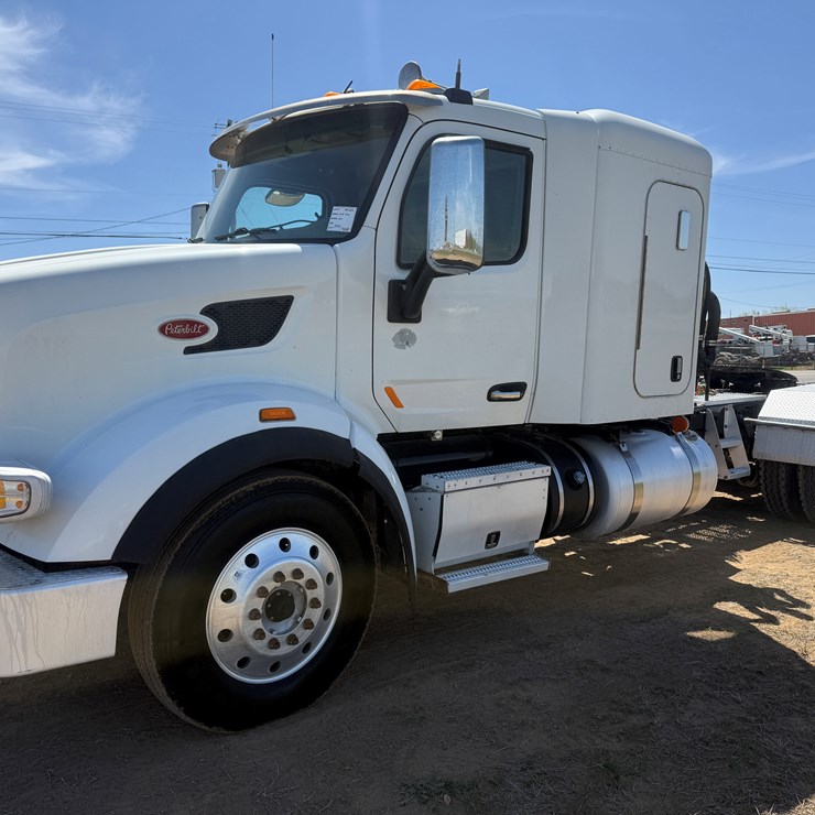 2018 PETERBILT 567